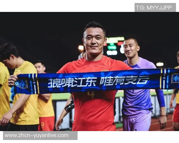 足球的魅力与激情在世界舞台上绽放引领年轻人追逐梦想的旅程 足球的魅力与激情在世界舞台上绽放引领年轻人追逐梦想的旅程