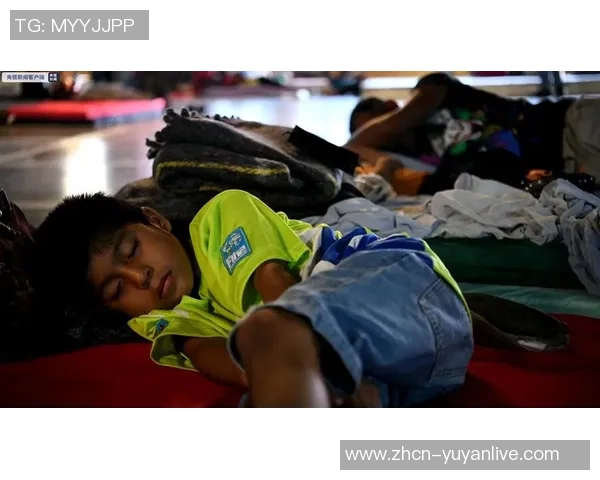 足球口罩的流行趋势与健康保护双重作用探讨 足球口罩的流行趋势与健康保护双重作用探讨